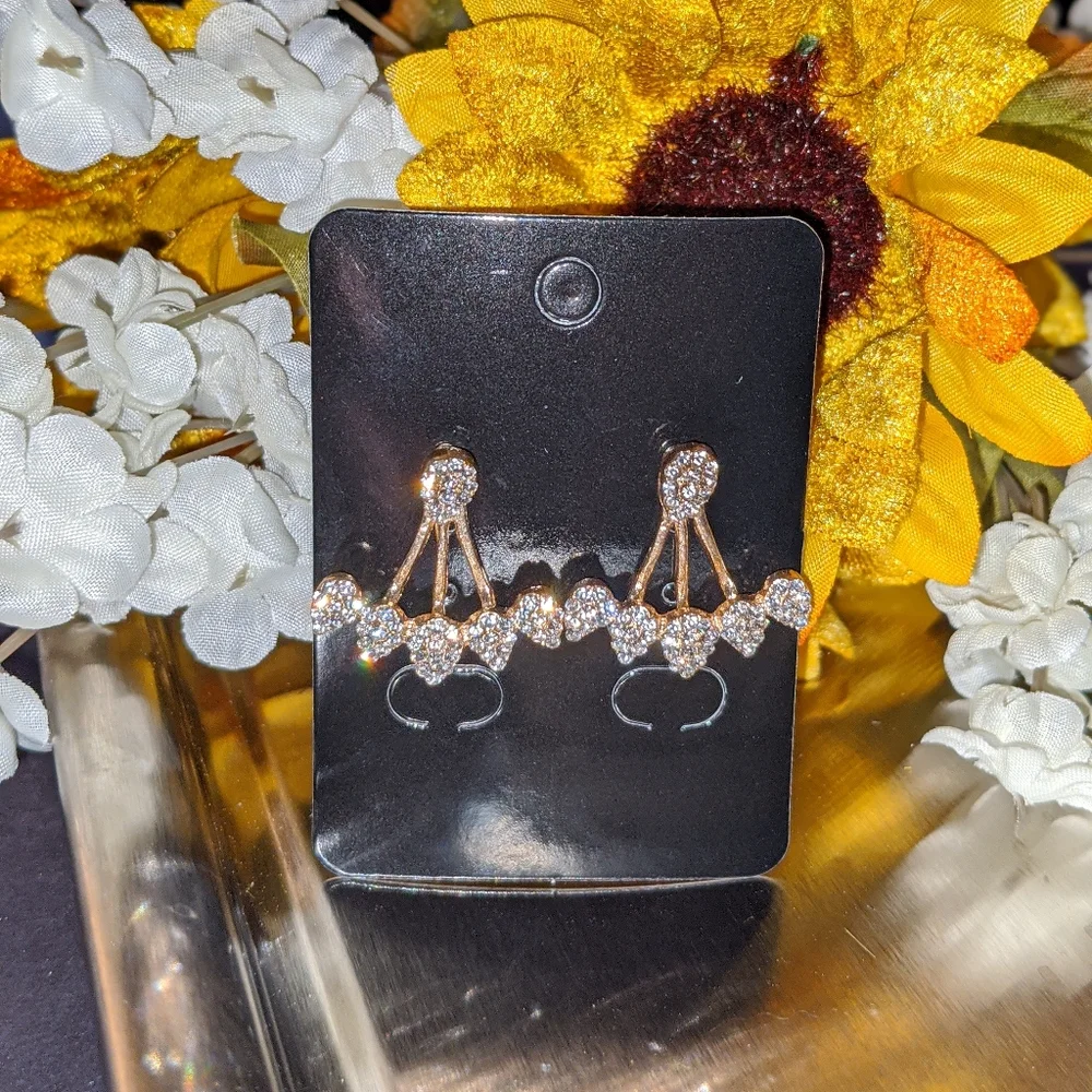 SOLD SOLD SOLD Vintage Gold Tone Rhinestone Hanger Earrings - Picture 3 of 11